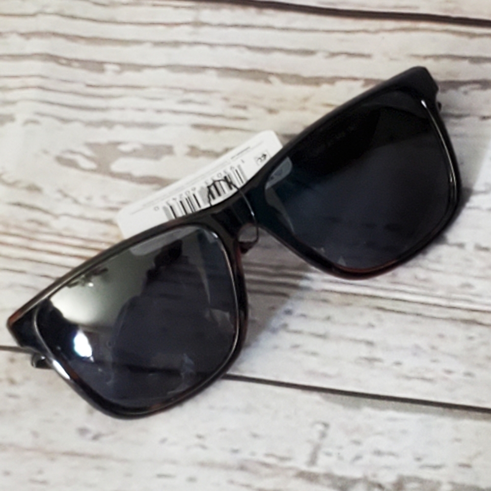 Foster Grant unisex polarized sunglasses faux tortoise shell brown